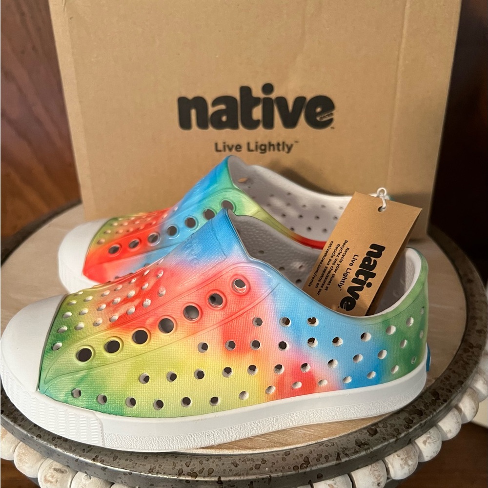 NIB child’s size 8T Jefferson Sugarlite print Native slip-on shoes